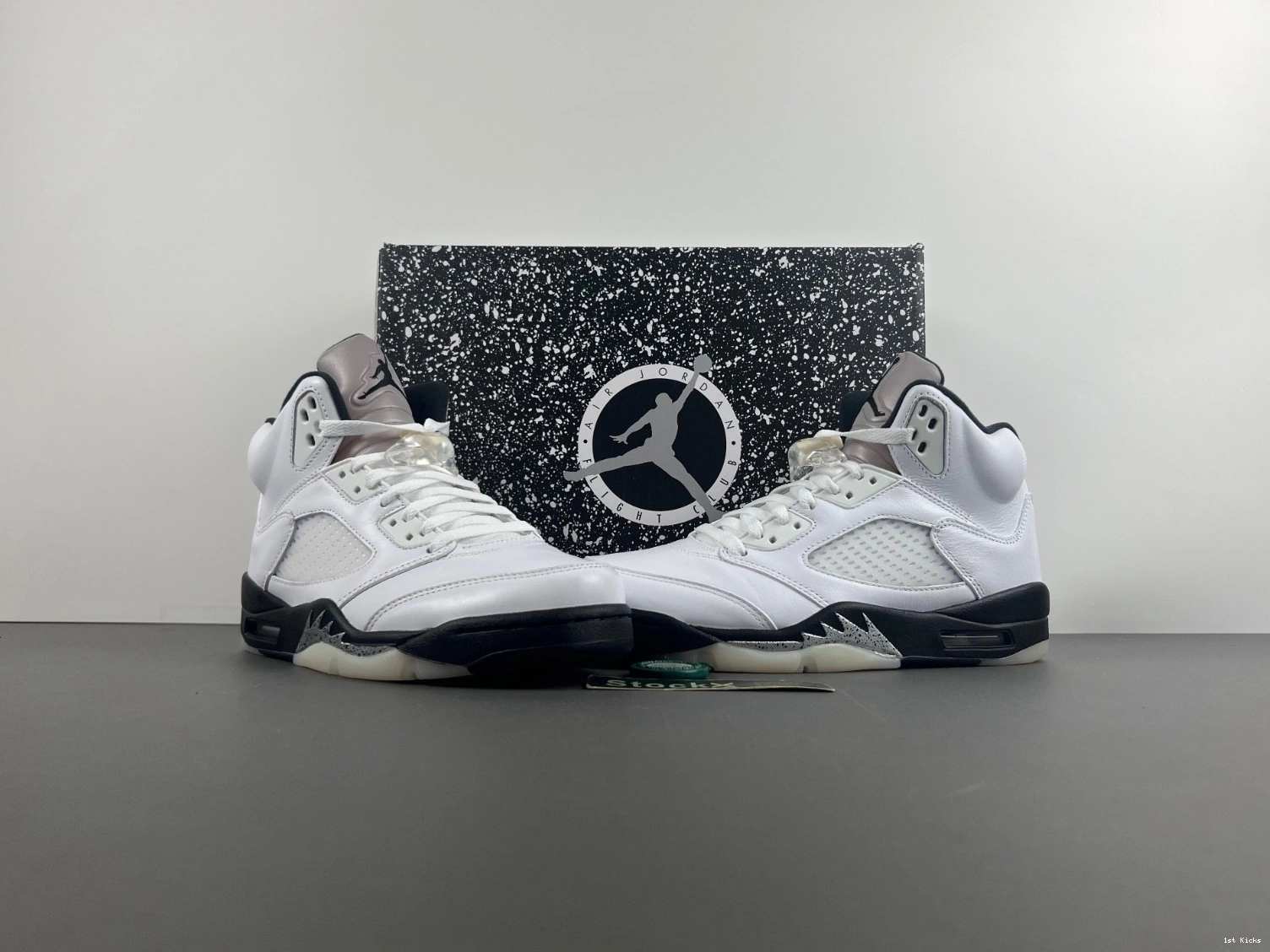 Air DD0587-110 Black White 5 Jordan 0327